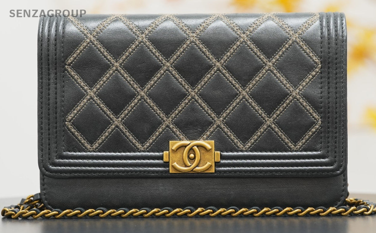 CHANEL Leboy Woc Wing forward line Diamond pattern Shoulder bag Black Gold Women