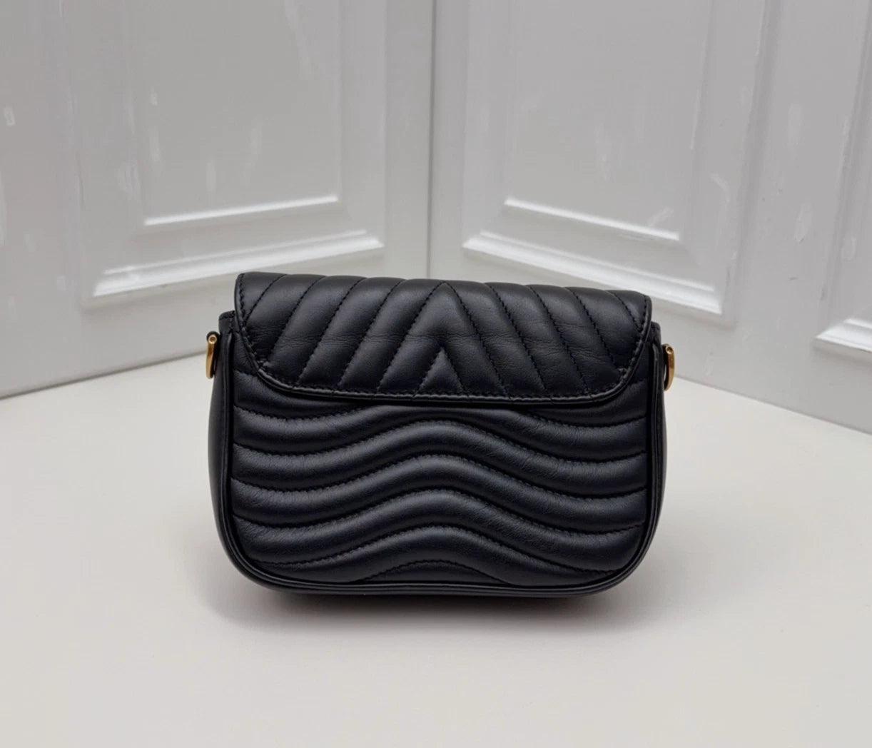 Louis Vuitton New Wave Chip Version Chain Bag Crossbody Bag Excellent