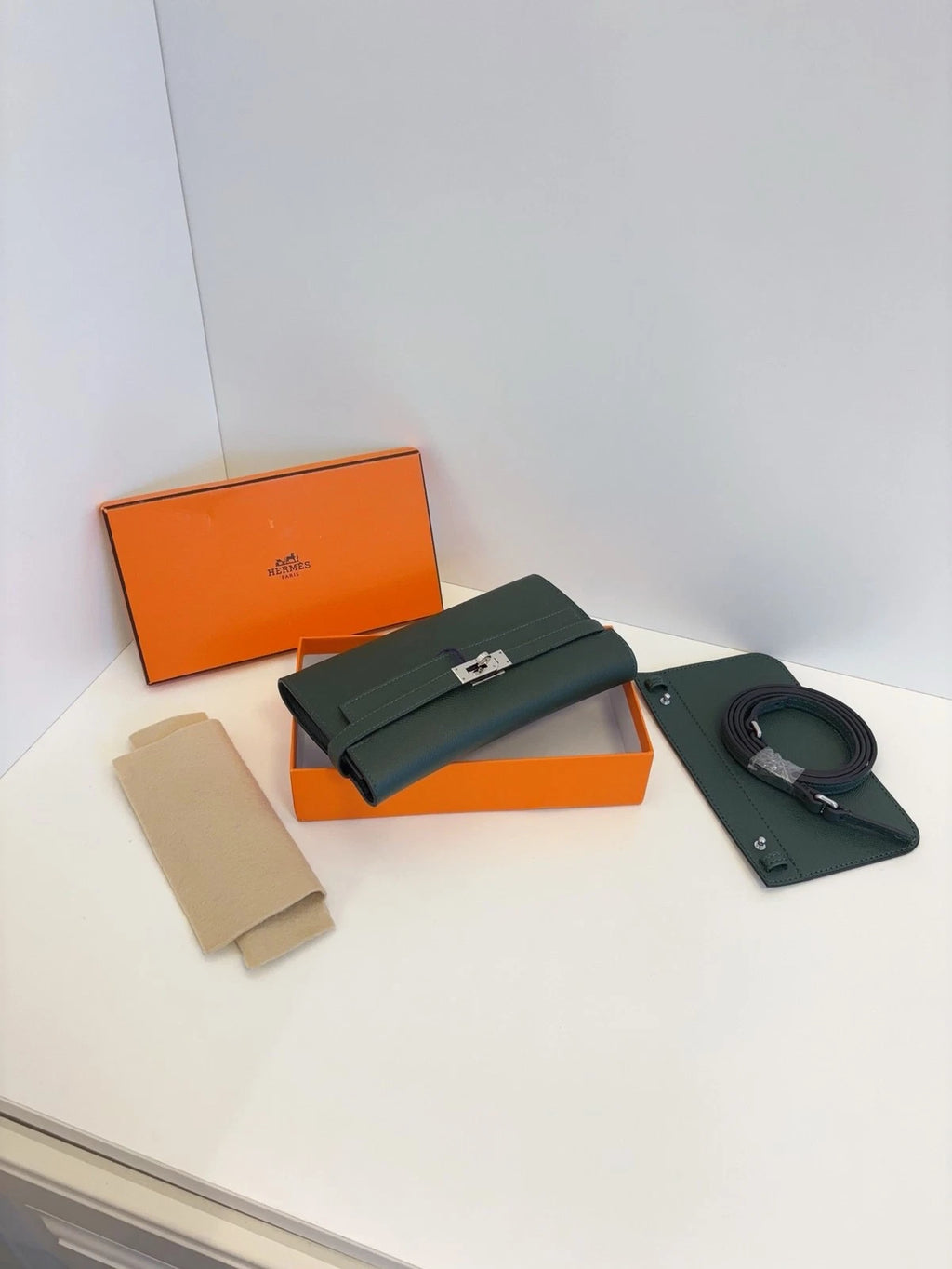 Hermes Kelly Long Wallet Clutch Green Epsom Silver Lock Excellent