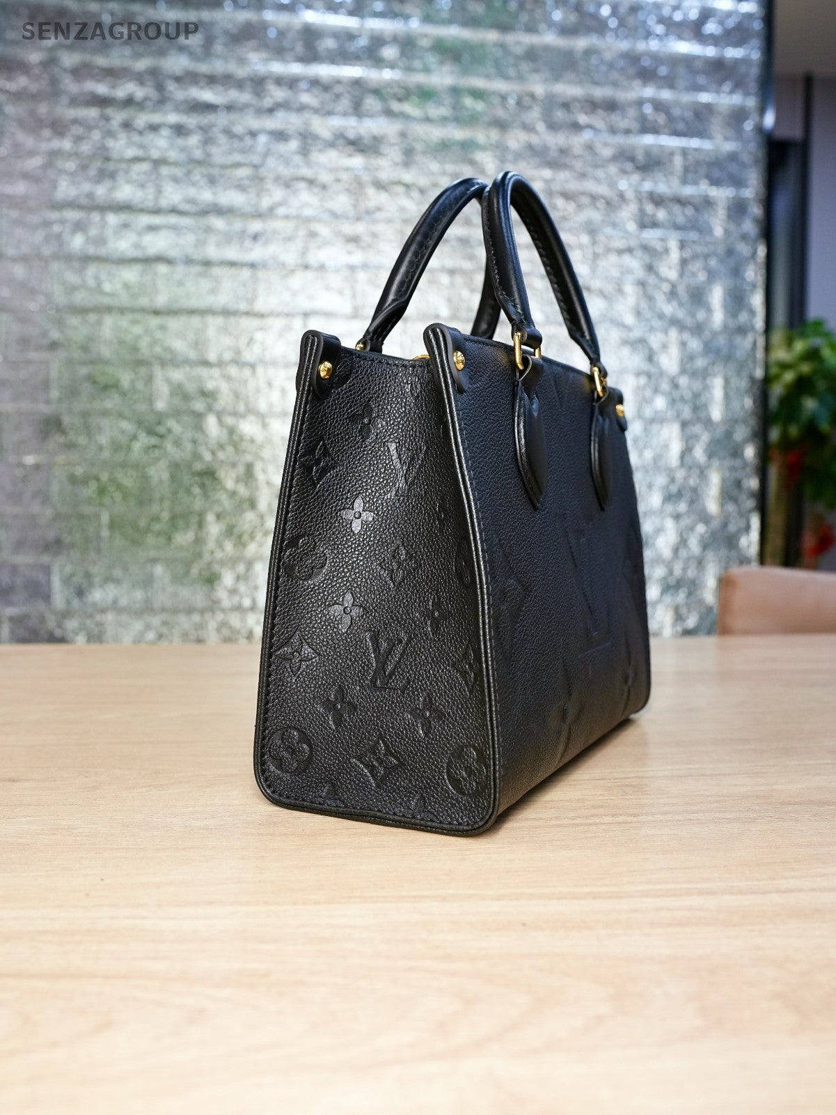 LOUIS VUITTON black Monogram Empriente ON THE GO PM M45595 CHIP VERSION