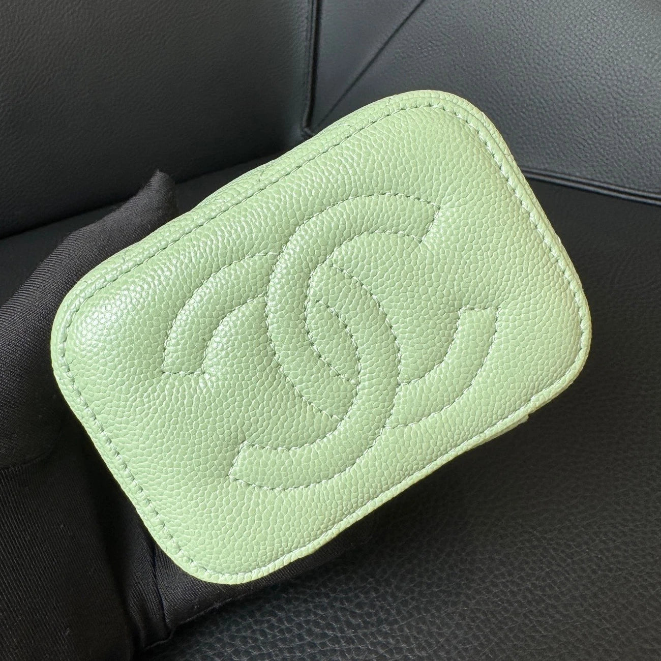 Chanel Vanity Gold Green Crossbody Chain Bag Excellent