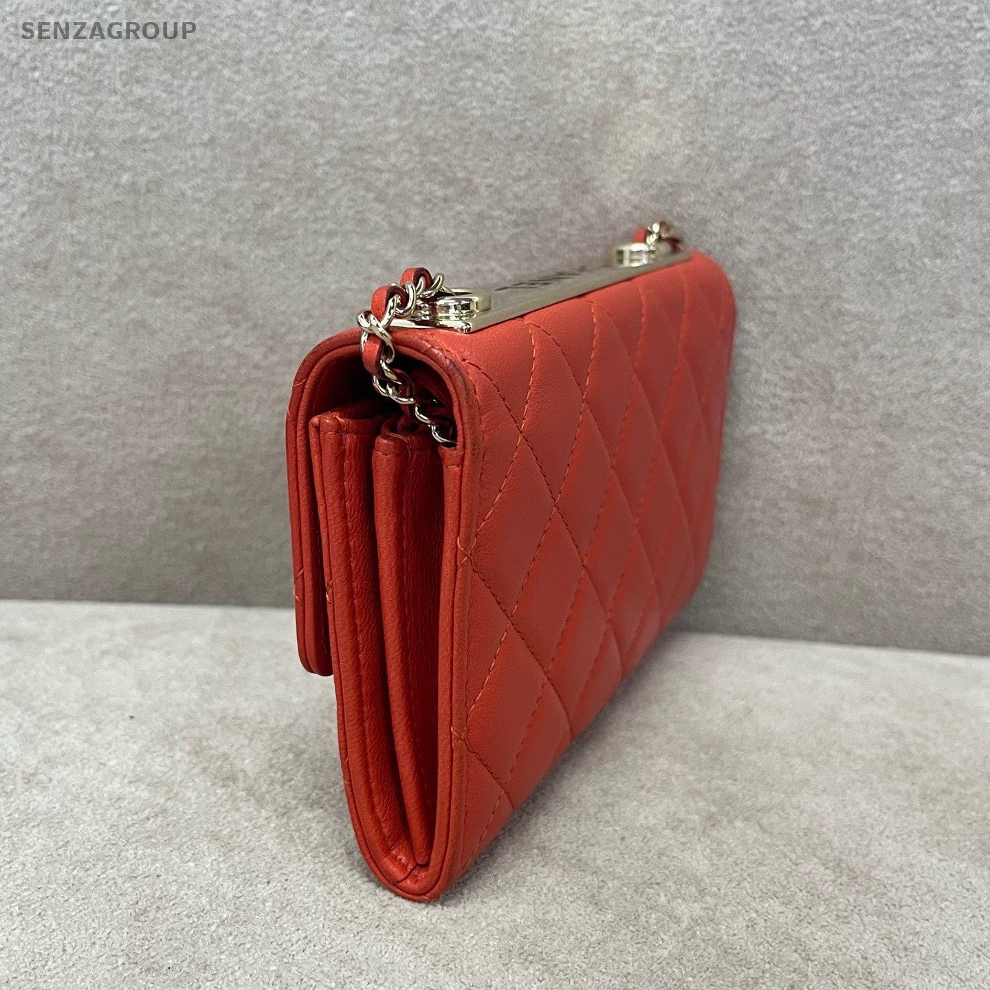 CHANEL Trendy CC Woc Chain Shoulder bag Red Women
