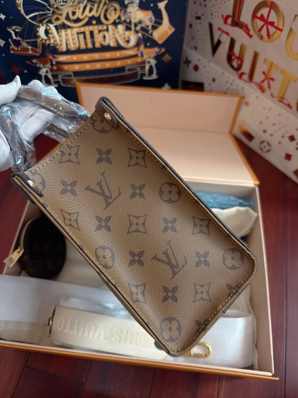 Louis Vuitton OnTheGo PM Tote Top Handle Crossbody Brown Gold Classic Women