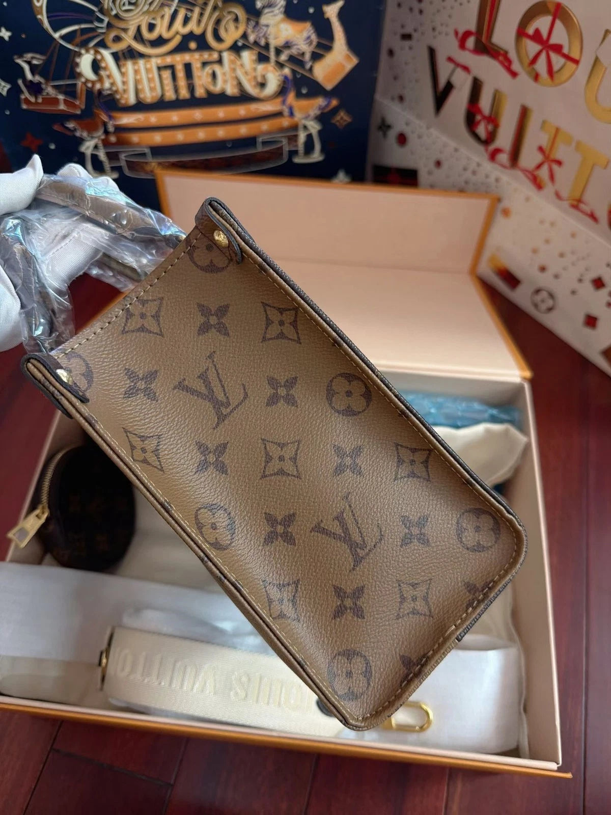 Louis Vuitton OnTheGo PM Tote Top Handle Crossbody Brown Gold Classic Women