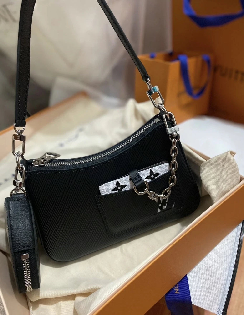 Louis Vuitton Marelle Epi Black Shoulder Bag Crossbody Excellent