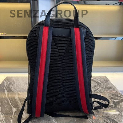 GUCCI GG Supreme Black Backpack - Classic Zipper Unisex Design