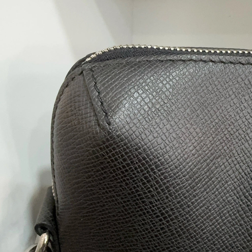Louis Vuitton Black Taiga Leather Vertical Briefcase Handbag Crossbody Women
