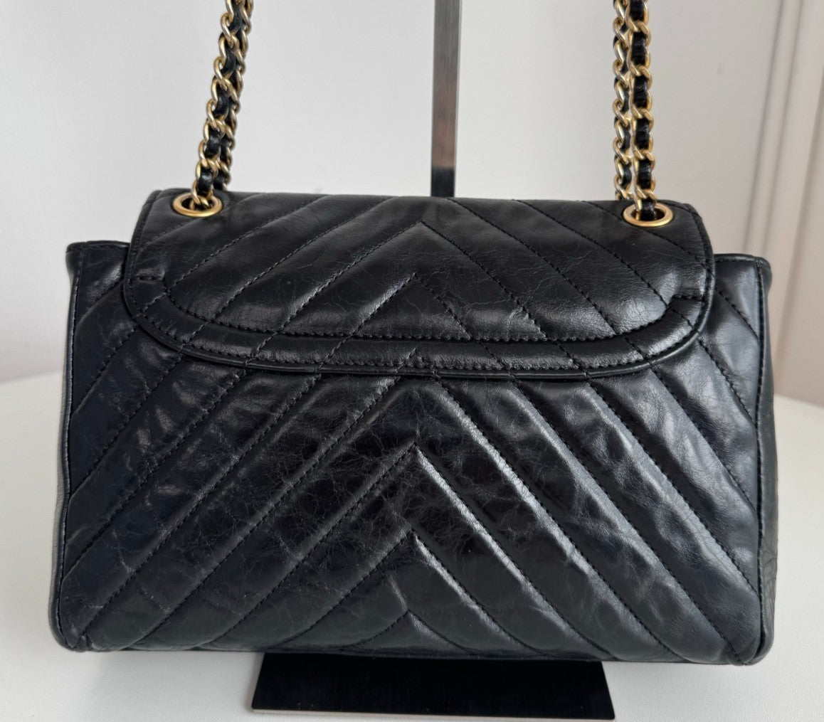 Chanel Chevron PM Chain Shoulder Bag Crossbody Black Gold Women Classic Fashion