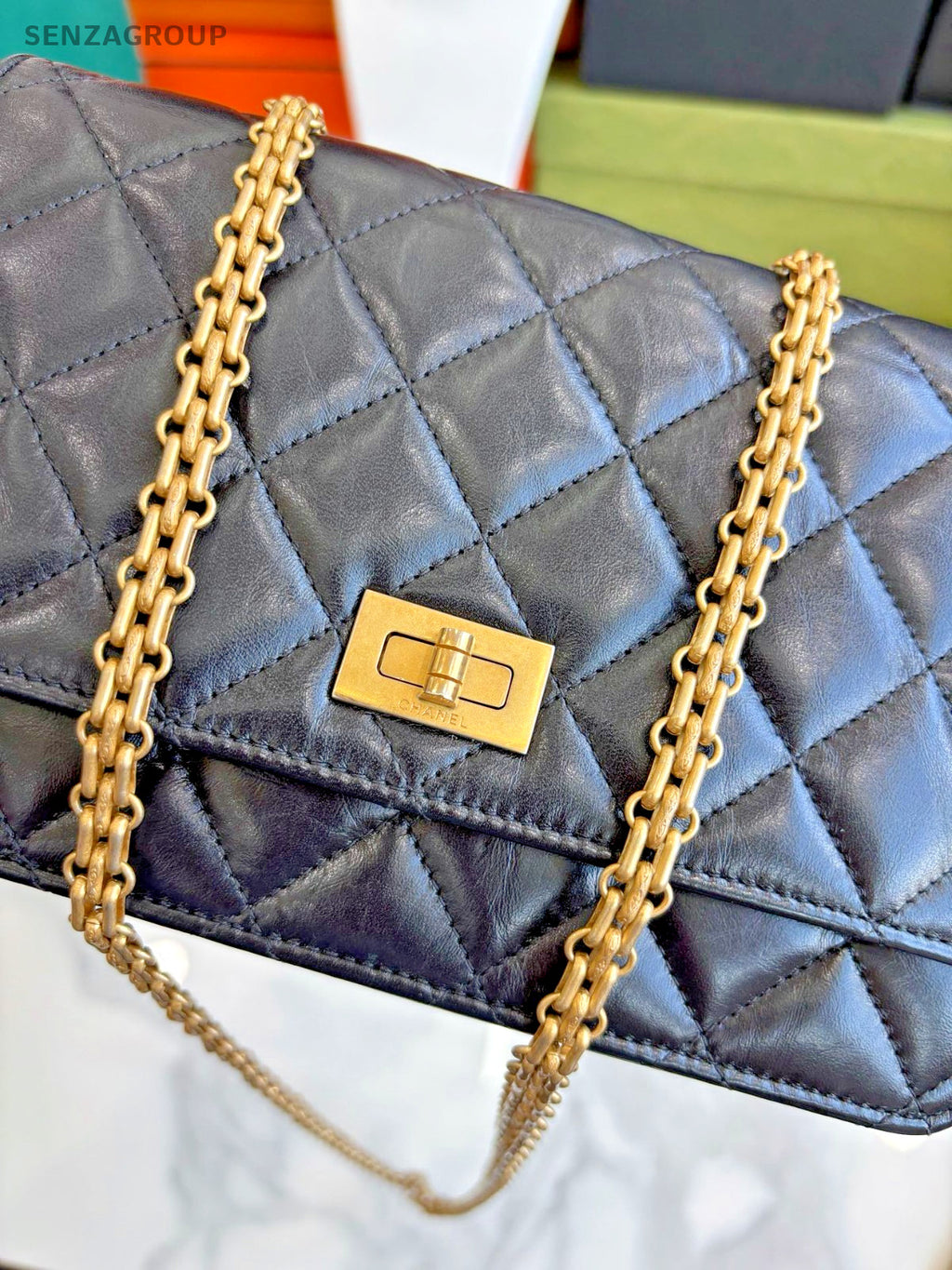 CHANEL 2.55 Black gold woc Shoulderbag Crossbody