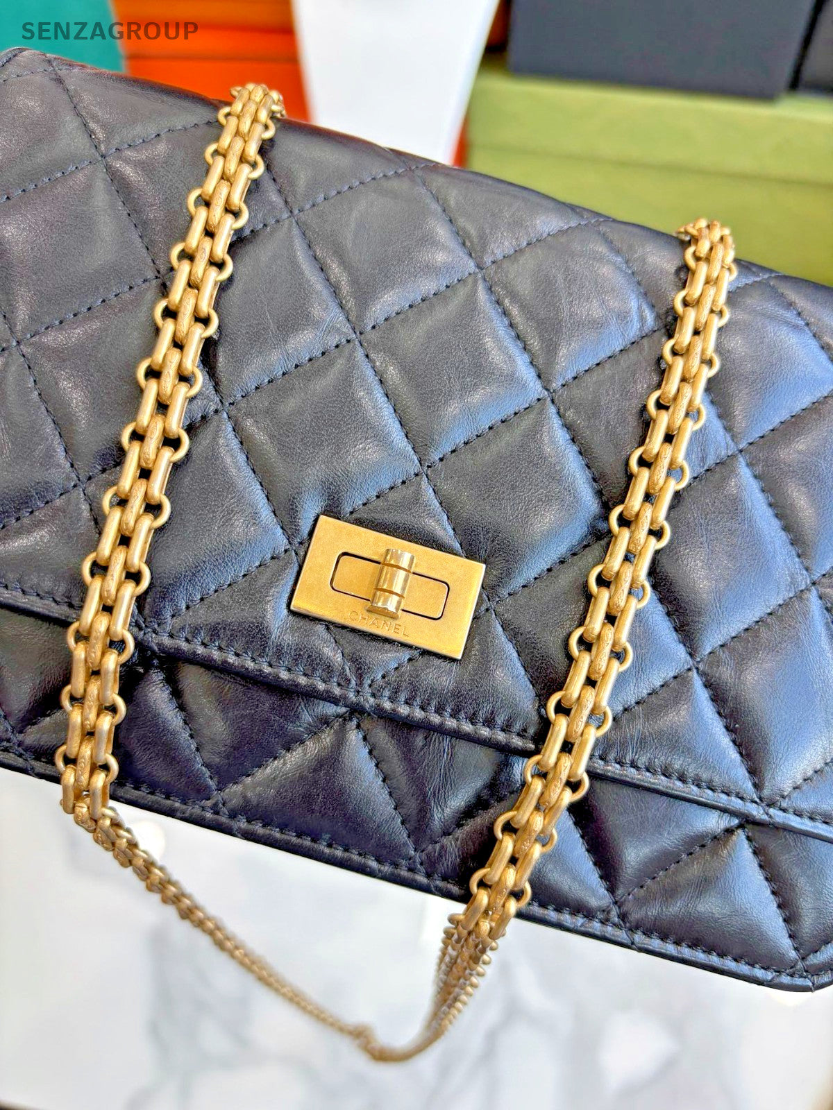 CHANEL 2.55 Black gold woc Shoulderbag Crossbody