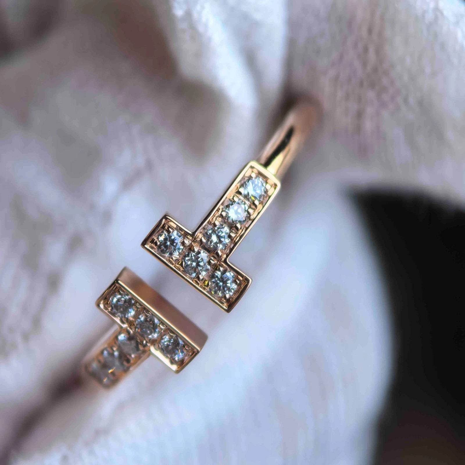 Excellent Tiffany &amp; Co. Tiffany T 18K Rose Gold with Diamonds Wire Band Ring US7
