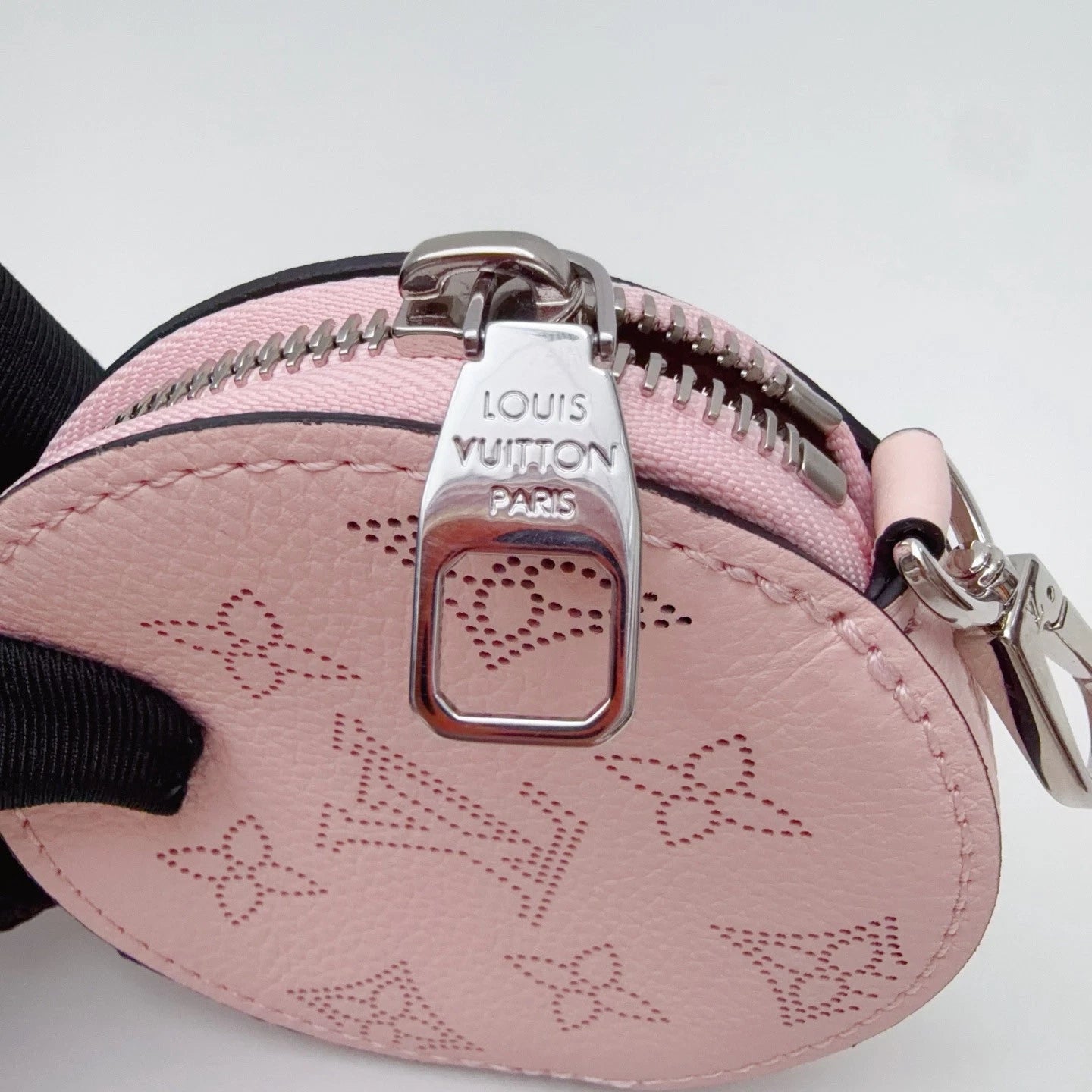 Louis Vuitton Bella Coin Purse Monogram Pink Women Fashion