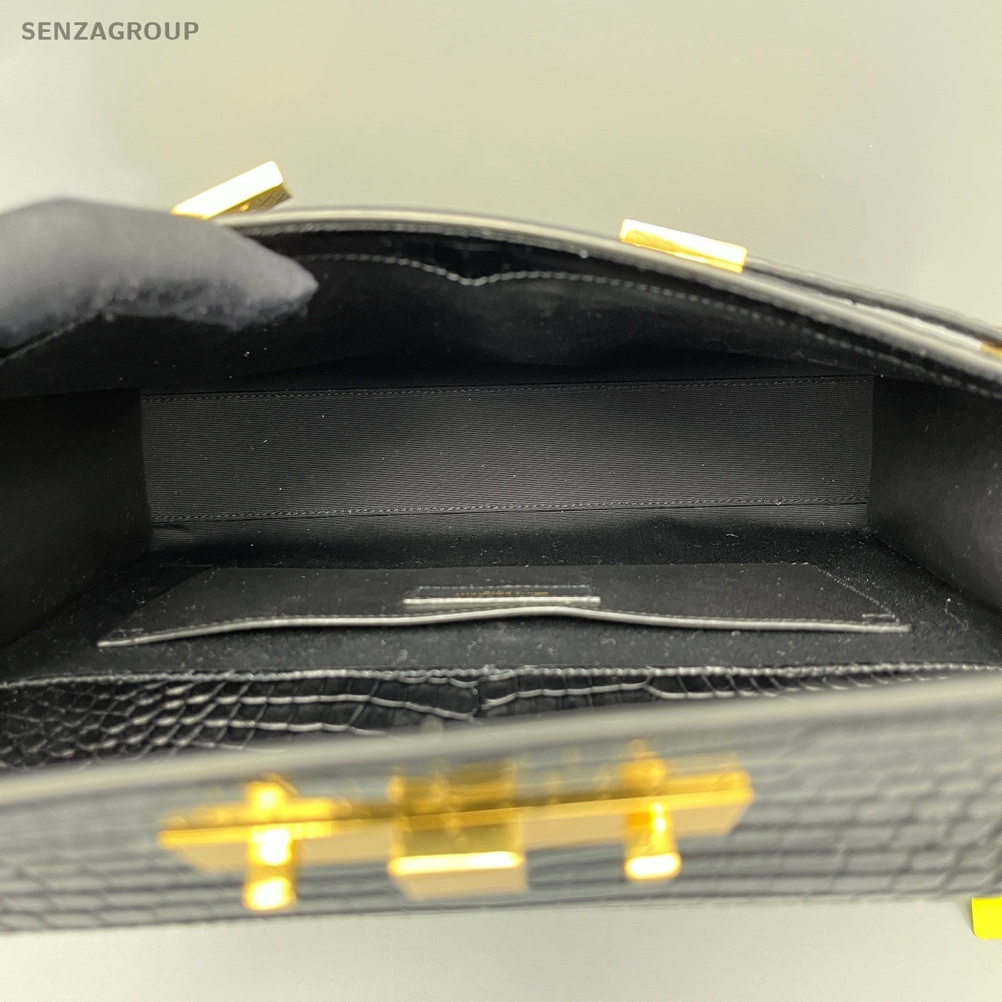 Saint Laurent Manhattan MM Shoulder Bag Crossbody Black Gold Women Classic
