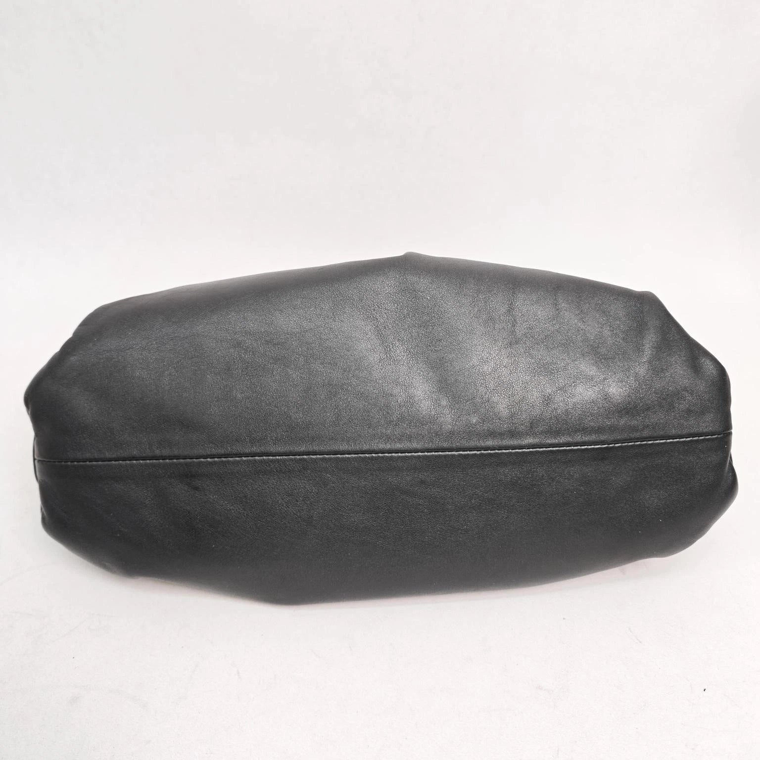 Bottega Veneta Black Calfskin Pouch Cloud Shoulder Underarm Bag For Women