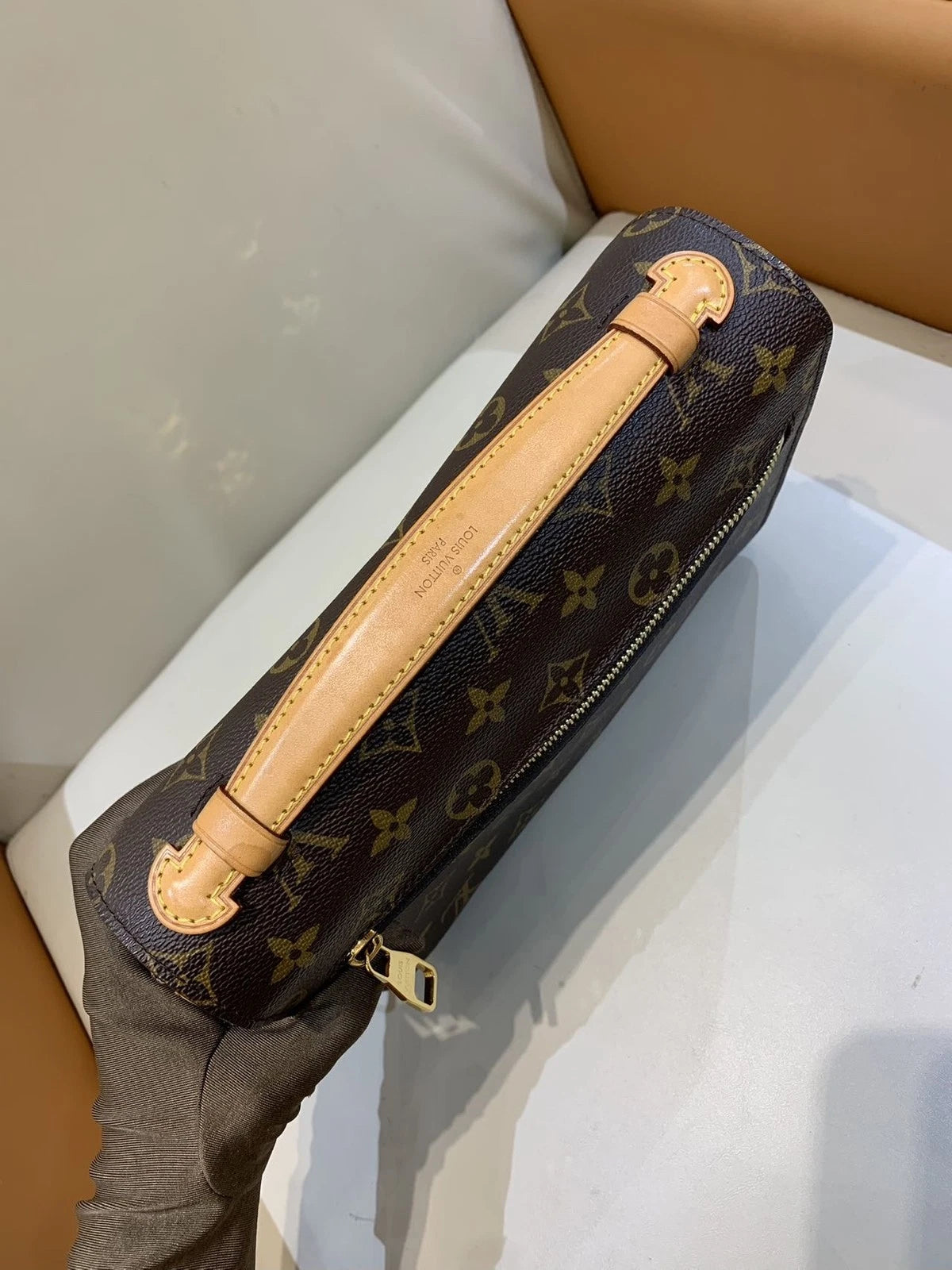 Louis Vuitton Pochette Metis Monogram Canvas Messenger Shoulder Bag