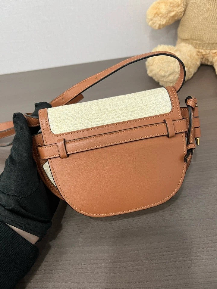 Loewe Gate Saddle Crossbody Excellent