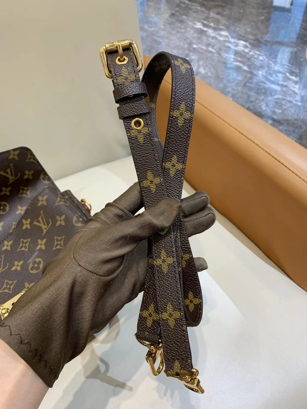 Louis Vuitton Pochette Metis Monogram Canvas Messenger Shoulder Bag