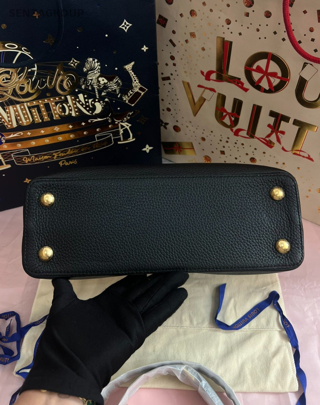 Louis Vuitton Capucines MM Top Handle 2Way Shoulder Handbag Black Gold Women