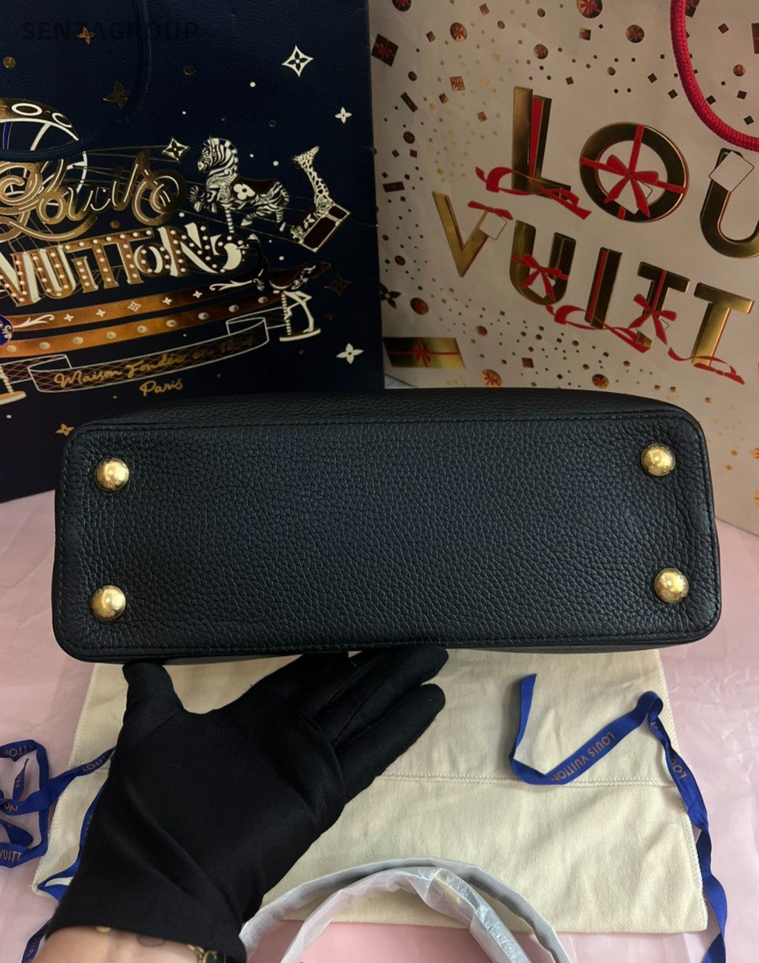 Louis Vuitton Capucines MM Top Handle 2Way Shoulder Handbag Black Gold Women