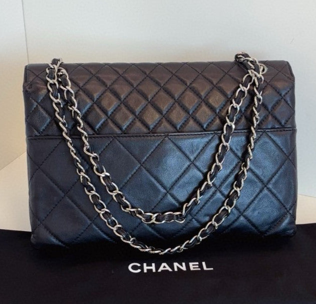 Chanel Diamond Chain Calfskin Shoulder Bag Black Silver Used Women Classic