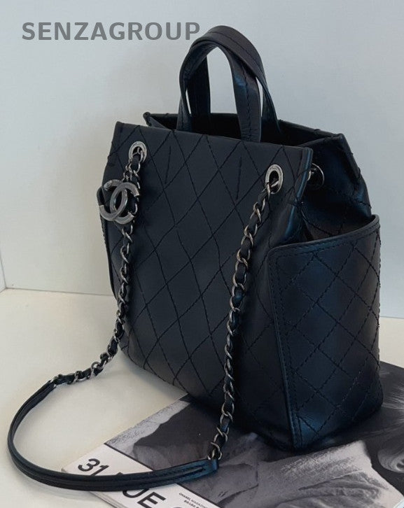 CHANEL Classic Top Handle Diamond pattern Chain Shoulder bag