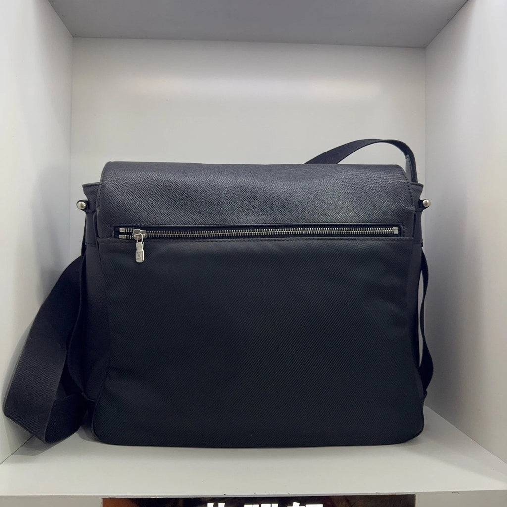 Louis Vuitton Canvas Leather Shoulder Crossbody Bag For Women
