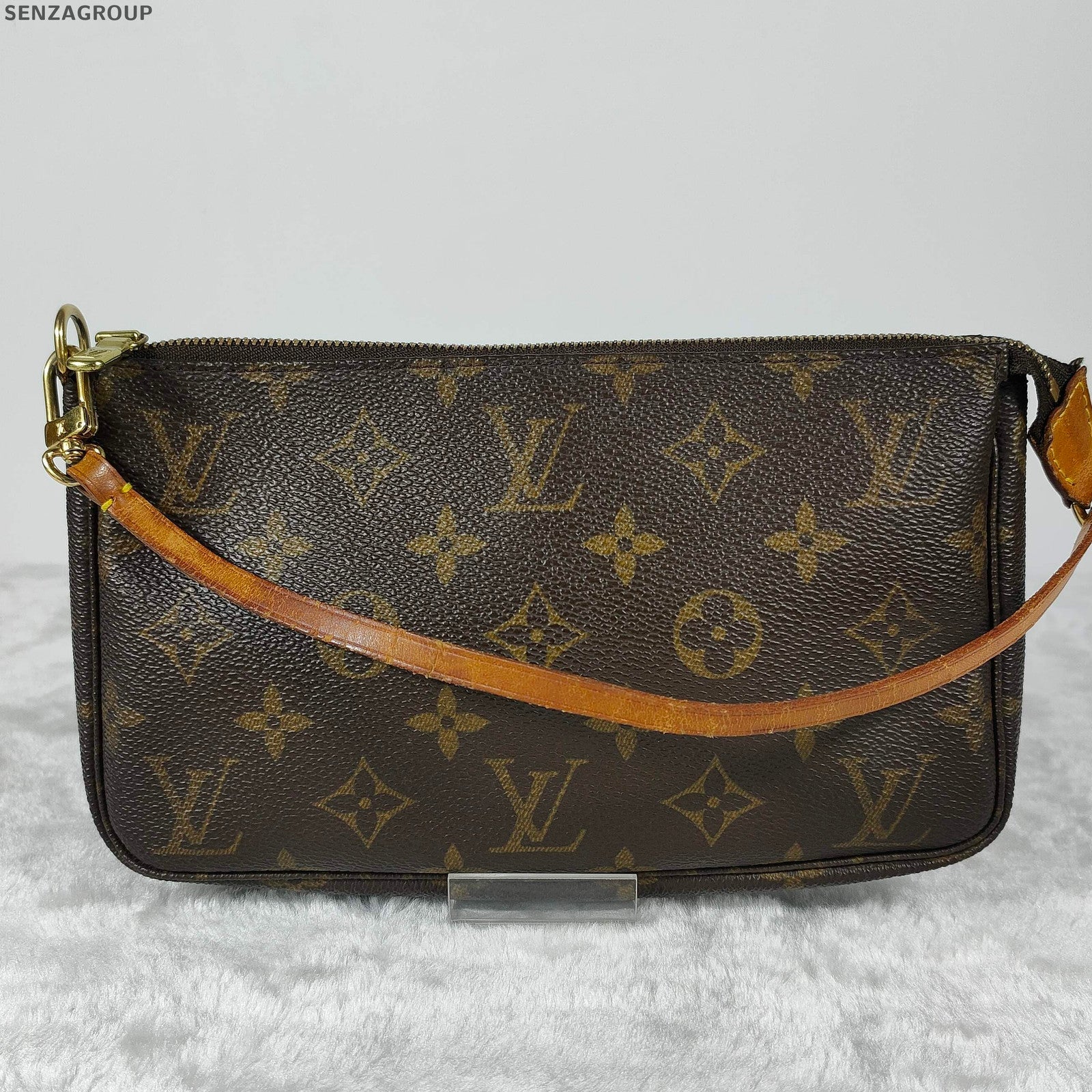 Louis Vuitton Pochette Monogram Vintage Shoulder Bag Classic Women