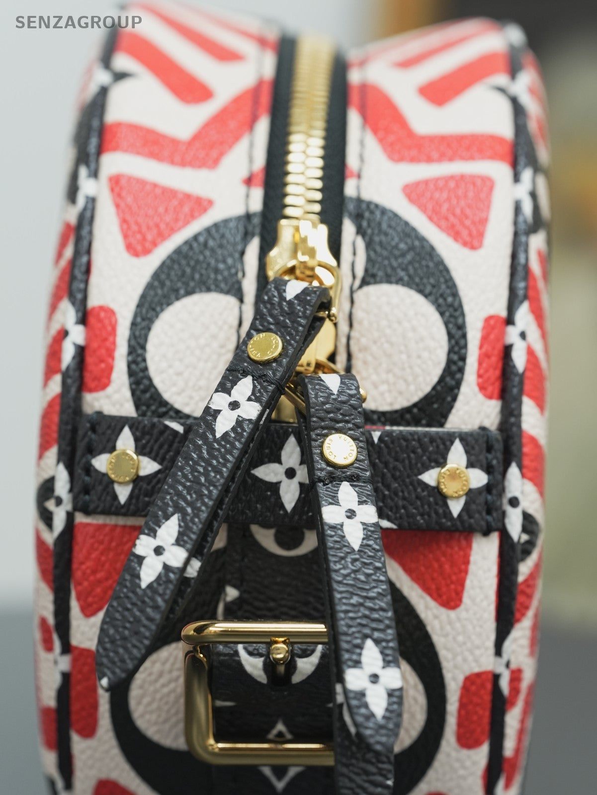 Louis Vuitton Monogram Crafty Boite Chapeau Souple Crossbody bag
