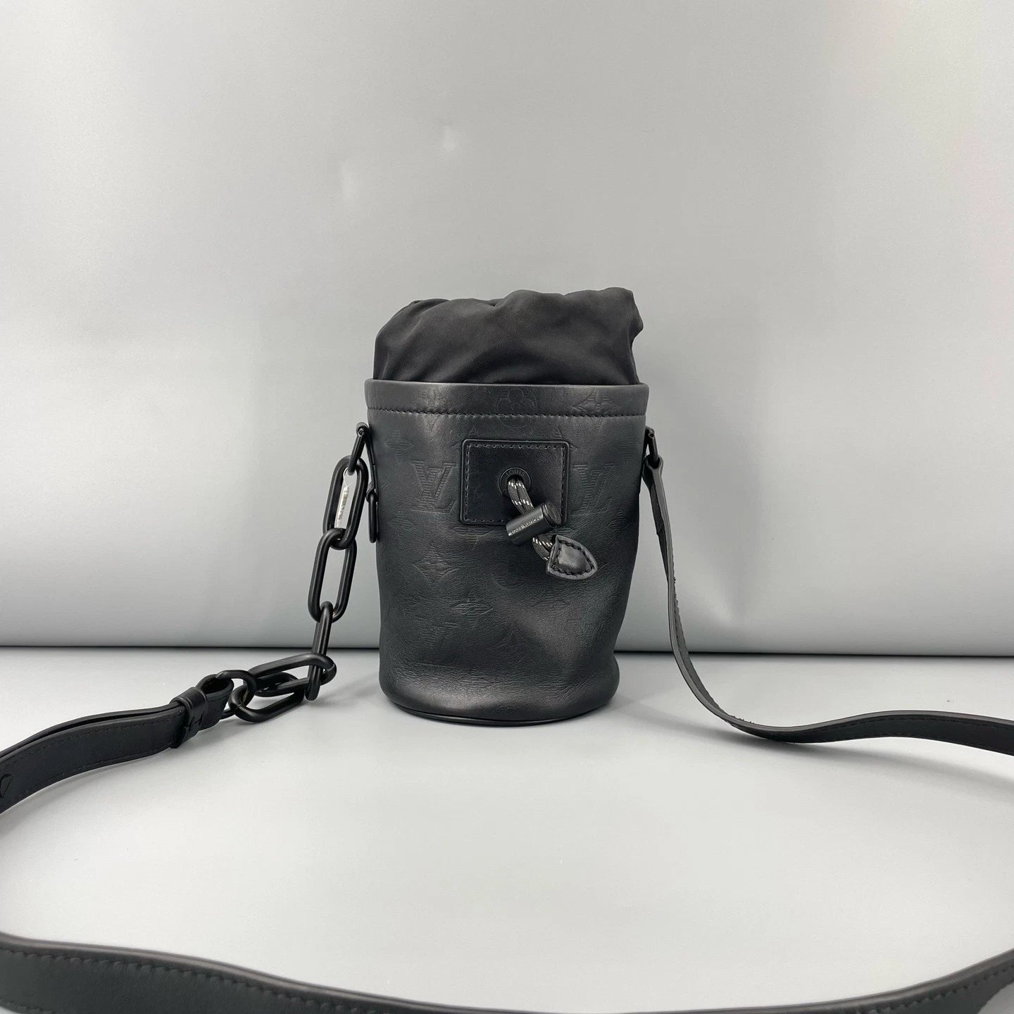 Louis Vuitton Black Leather Drawstring Bucket Bag For Women