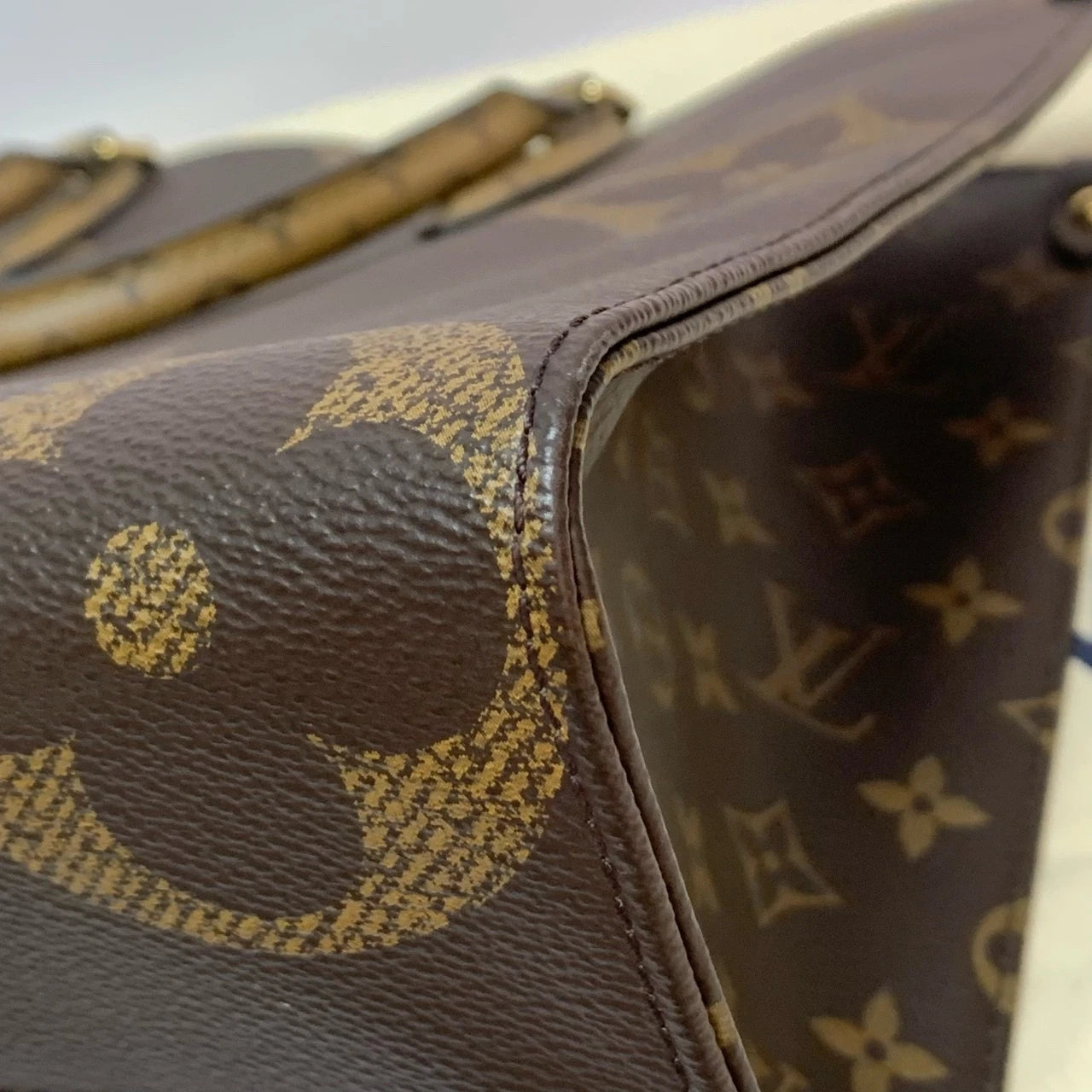 Louis Vuitton Onthego Medium Canvas Printed Tote Handbag For Women