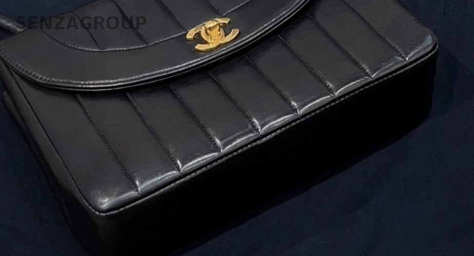 Chanel Classic Flap Lambskin Vintage Shoulder Bag Crossbody Black Gold Women