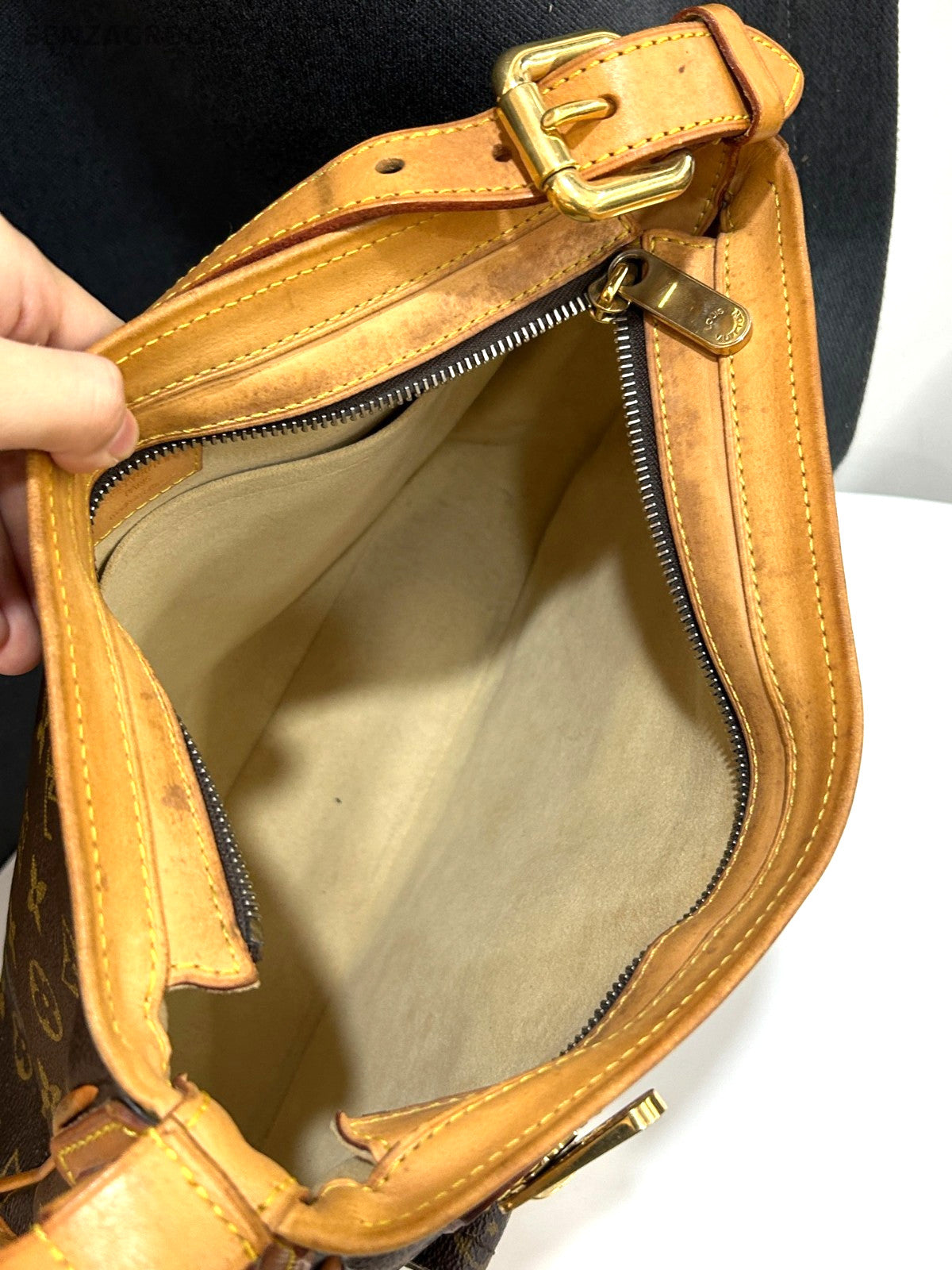Louis Vuitton Manhattan Monogram Shoulder bag Vintage Brown