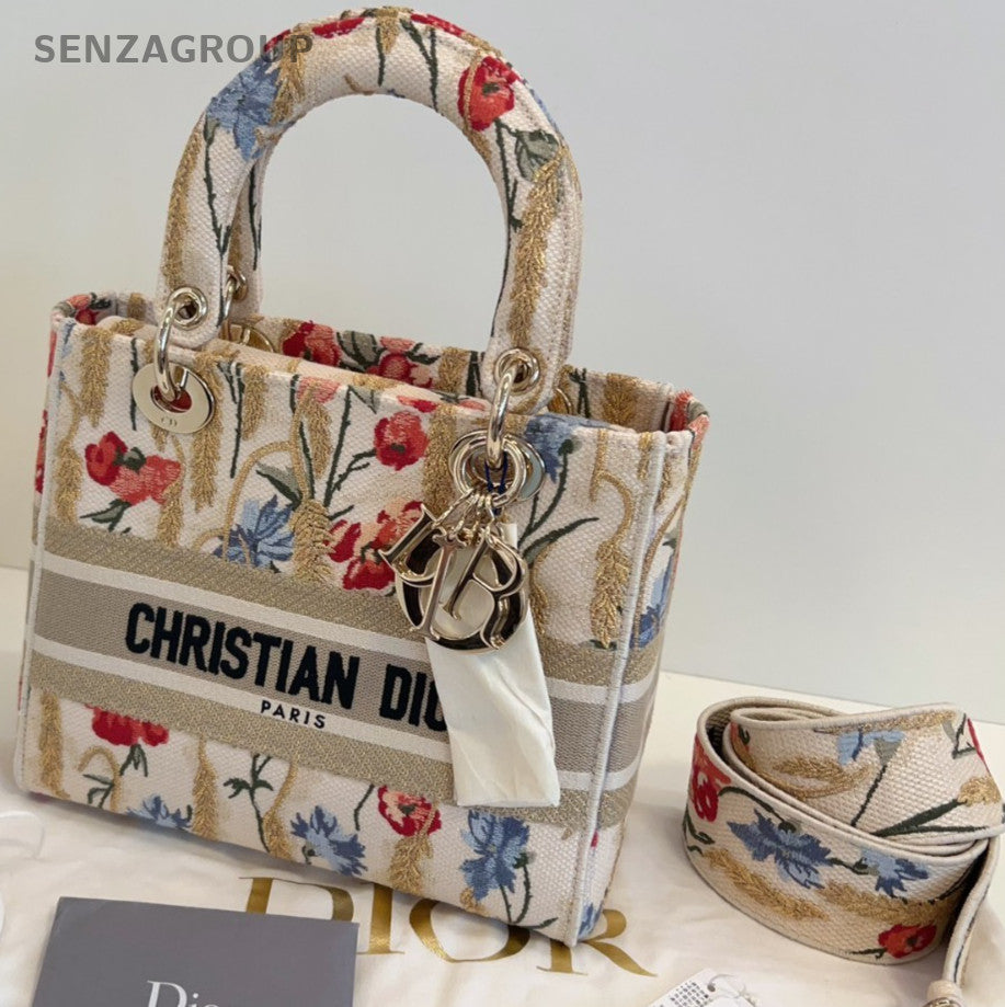 Chirstian Dior Lady D-Lite Florilegio Embroidery Handbang Almost brand new 2WAY