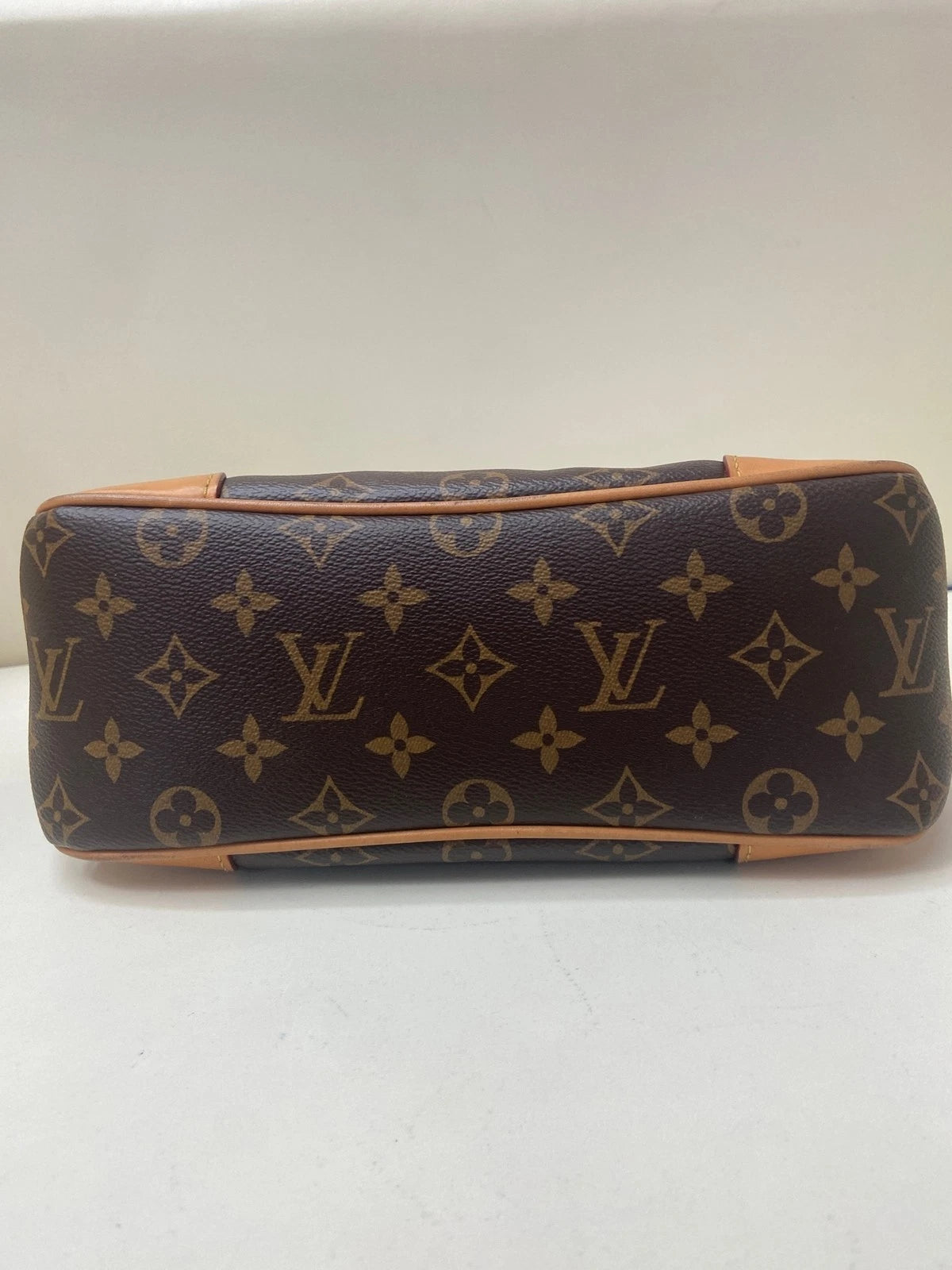 Louis Vuitton Boulogne Monogram Canvas Shoulder Bag Crossbody Excellent