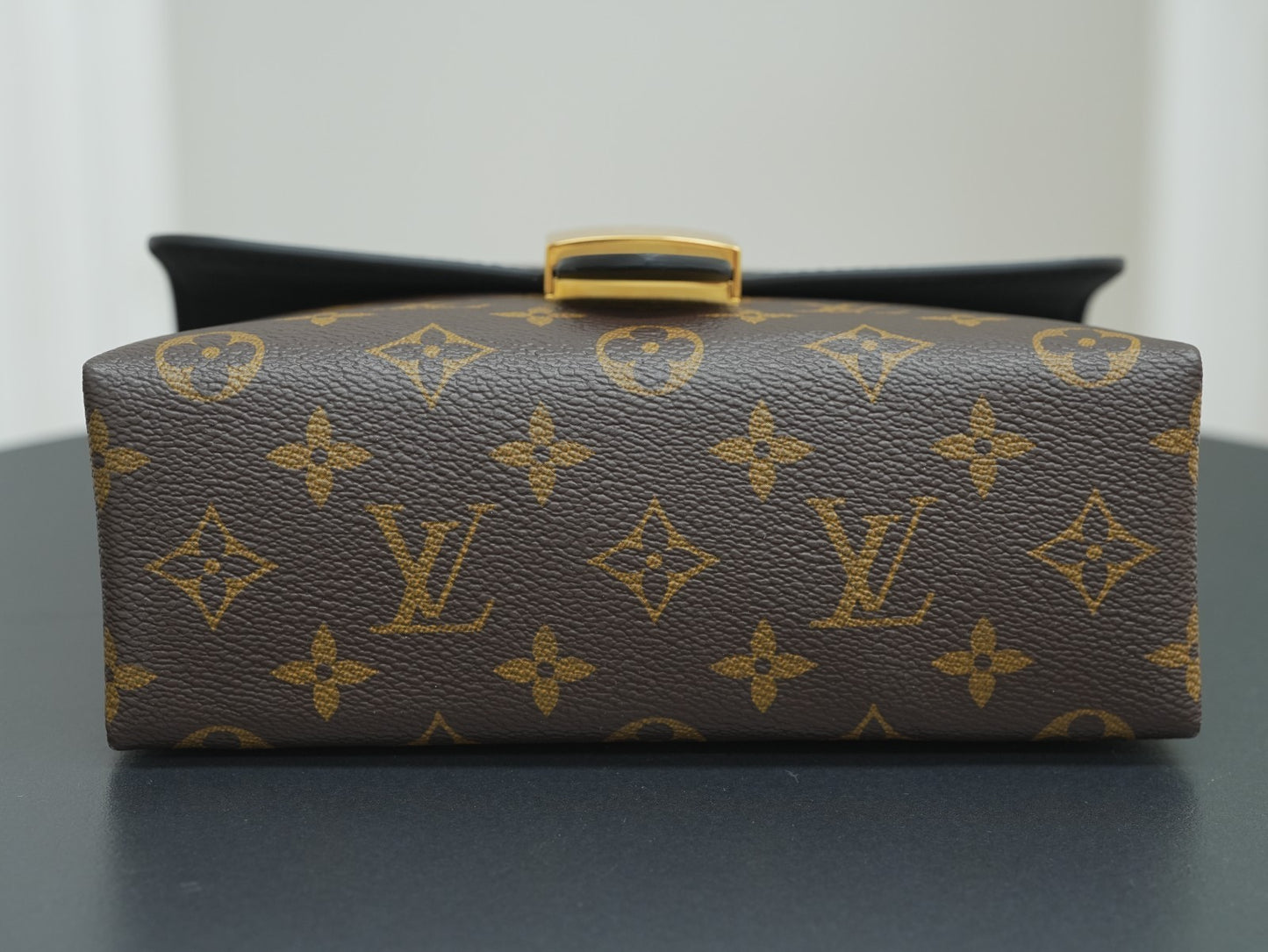 Louis Vuitton Monogram Locky BB Crossbody Handbag Chip Version Almost Brand NEW