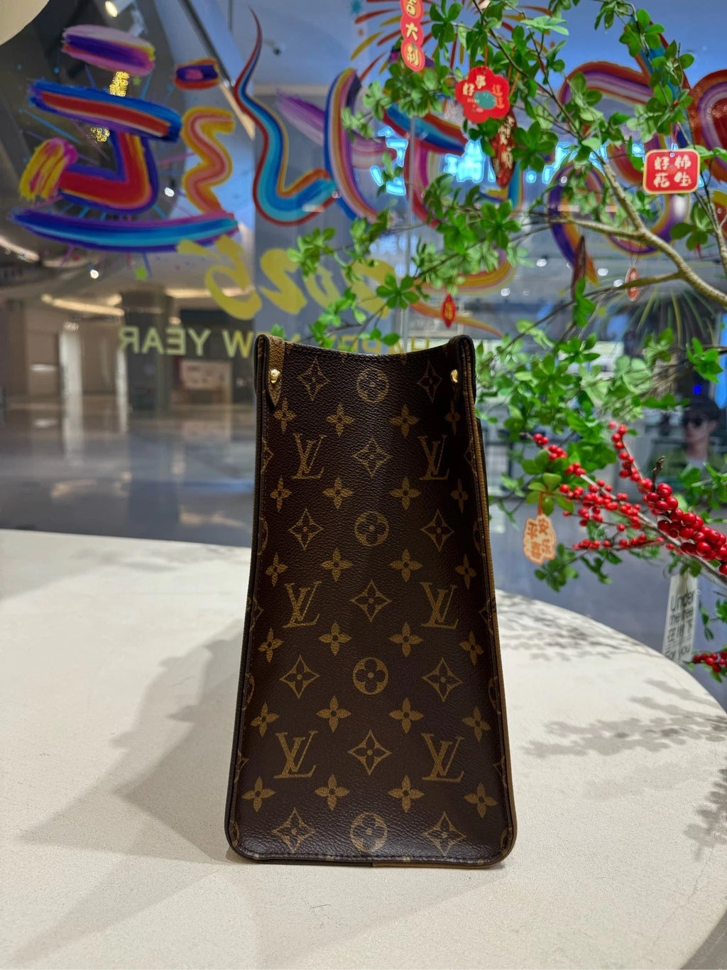 Louis Vuitton OnTheGo Monogram Canvas Handbag Tote Bag Excellent