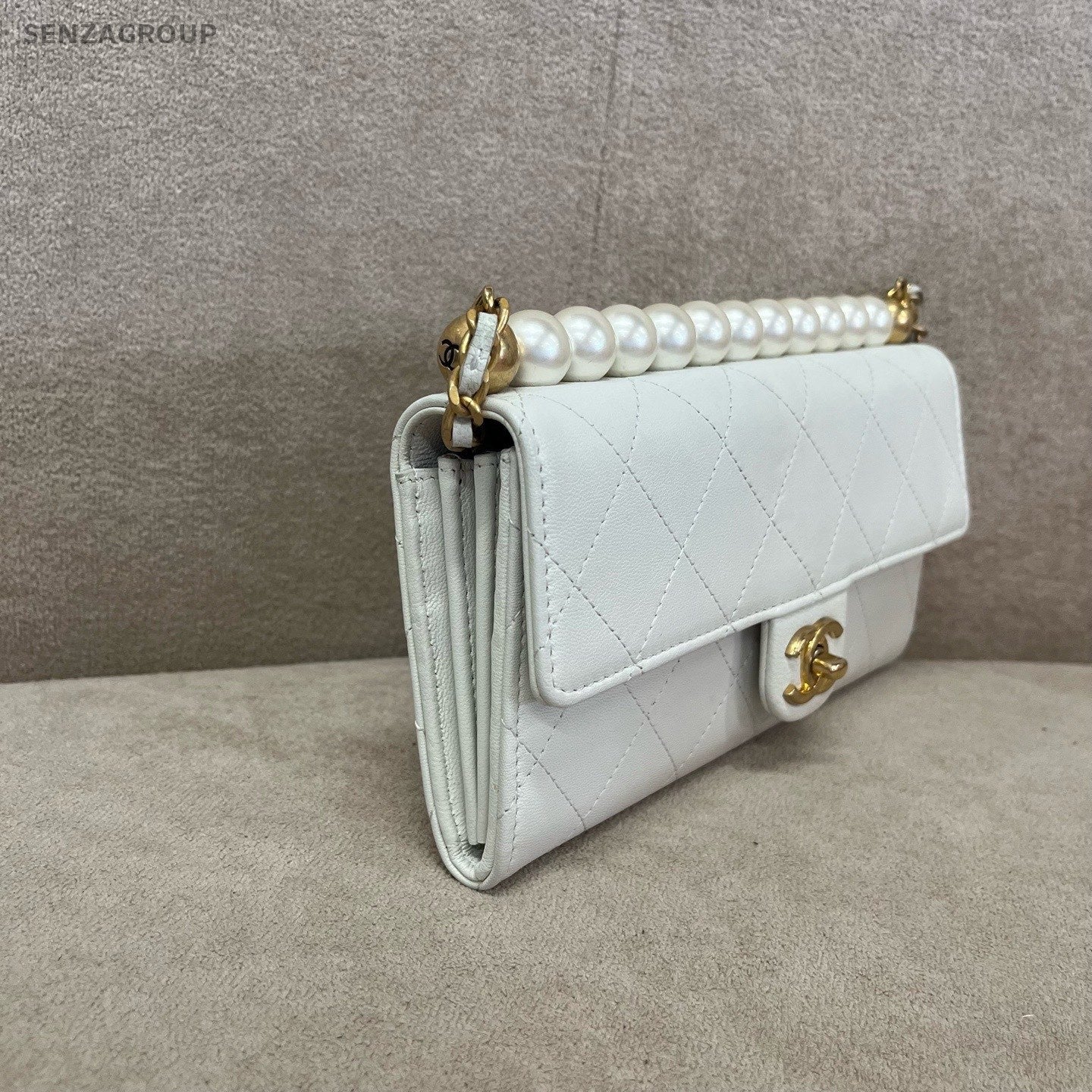 CHANEL Woc Pearl Limited Edition Chain Shoulder bag Crossbody White Gold Women