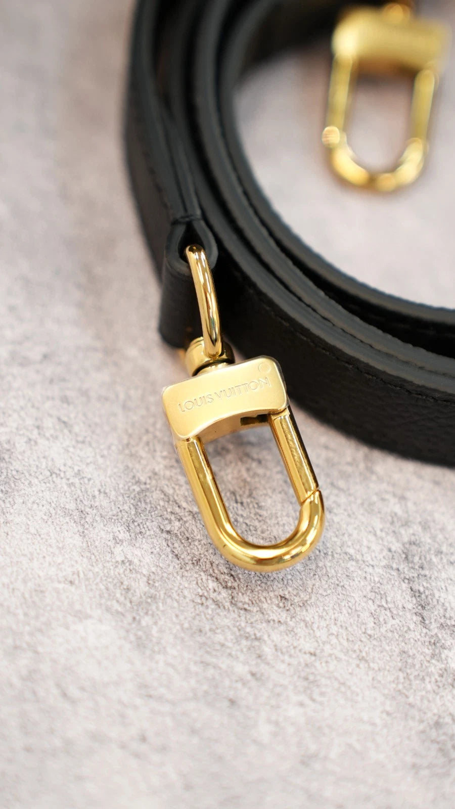 Louis Vuitton M41487 Monogram Empreinte Crossbody Excellent