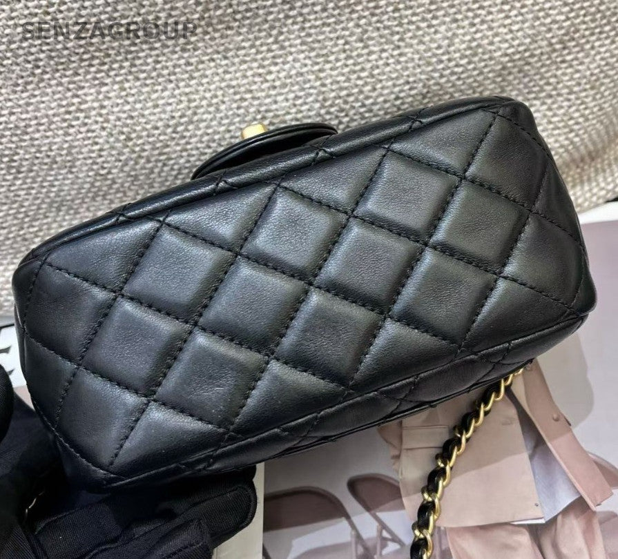 Chanel Diamond Chain Shoulder Bag Crossbody Black Gold Women Classic Fashion
