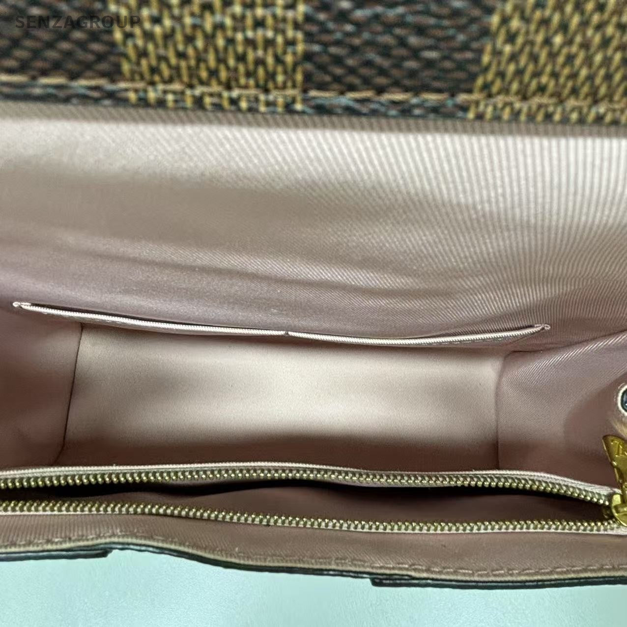 Louis Vuitton Damier Cluny Monogram with pink Shoulder bag