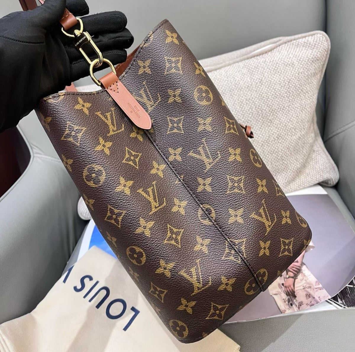 Louis Vuitton Noe Monogram Bucket Shoulder Bag Crossbody Brown Gold Women