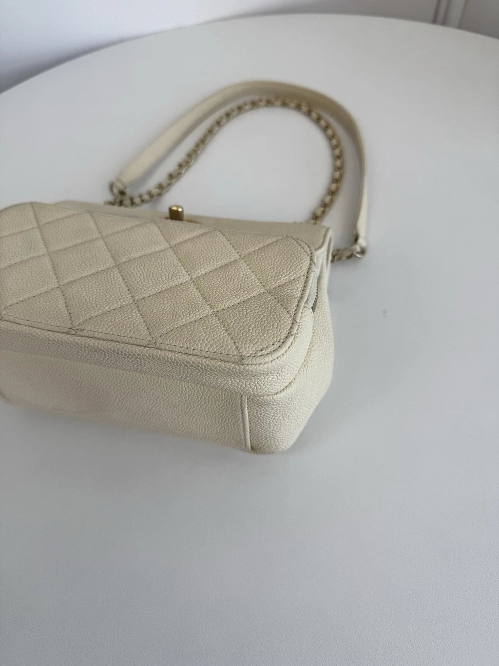 Chanel Diamond Caviar Leather Chain Beige Shoulder Bag Diamond Gold Hardware