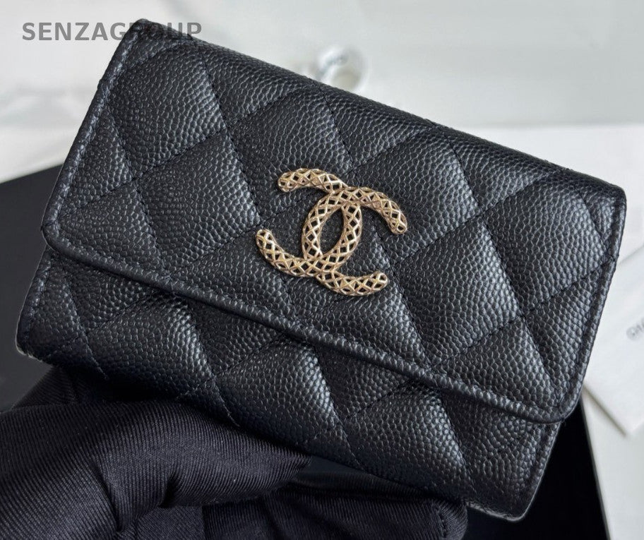 CHANEL CC Card pack Calfskin Black Chip Version Almost Brand NEW