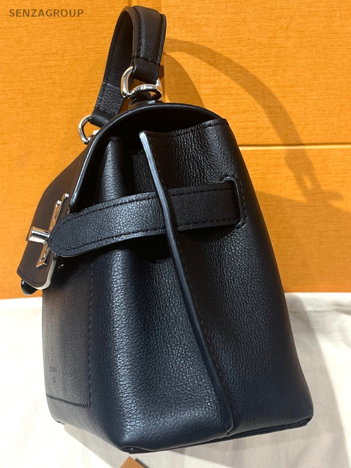 Louis Vuitton lockme ever Top Handle Shoulder Crossbody Bag Women Black