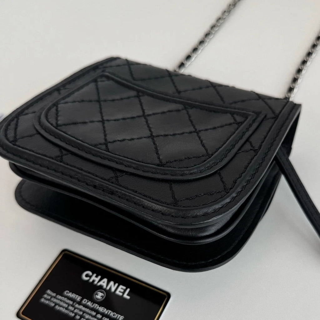 Chanel Diamond Calfskin Black Chain Shoulder Bag Crossbody Silver Hardware