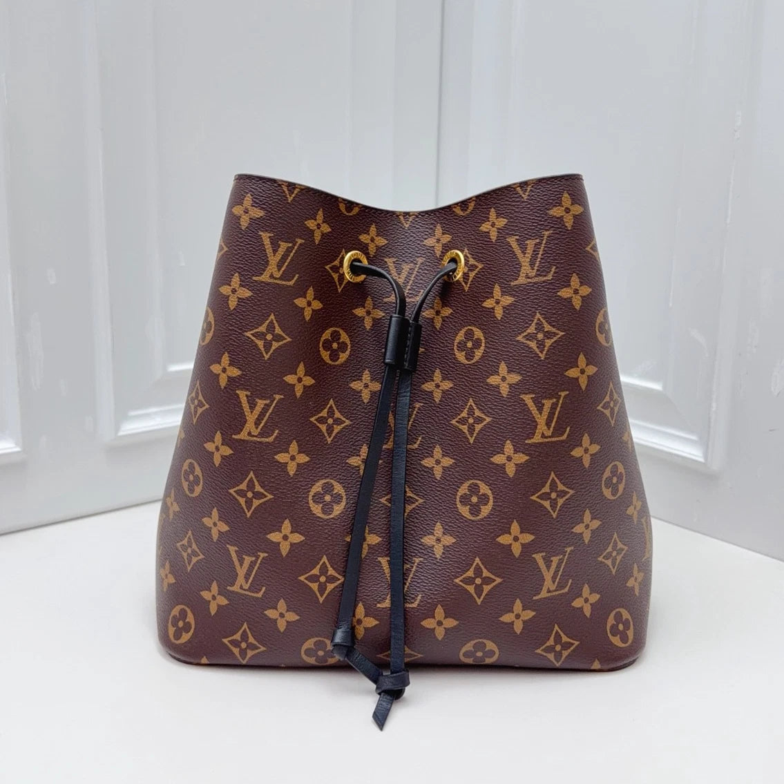 Louis Vuitton NeoNoe Bucket Monogram Shoulder Bag Crossbody Brown Gold Women