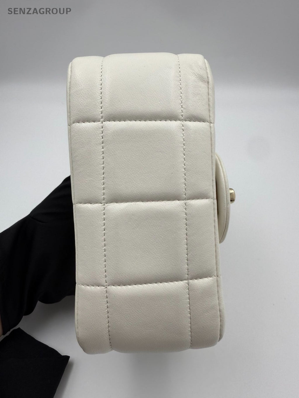 Chanel Lambskin Mini Chain Shoulder Bag Crossbody White Gold Women Classic