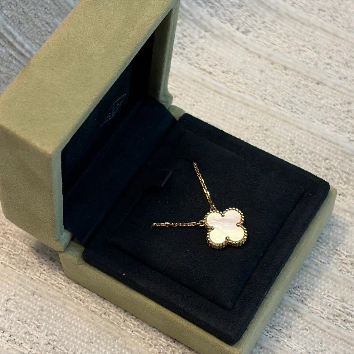 Van Cleef &amp; Arpels Vintage Alhambra Necklace Pendant with Mother Of Pearl 18K YG