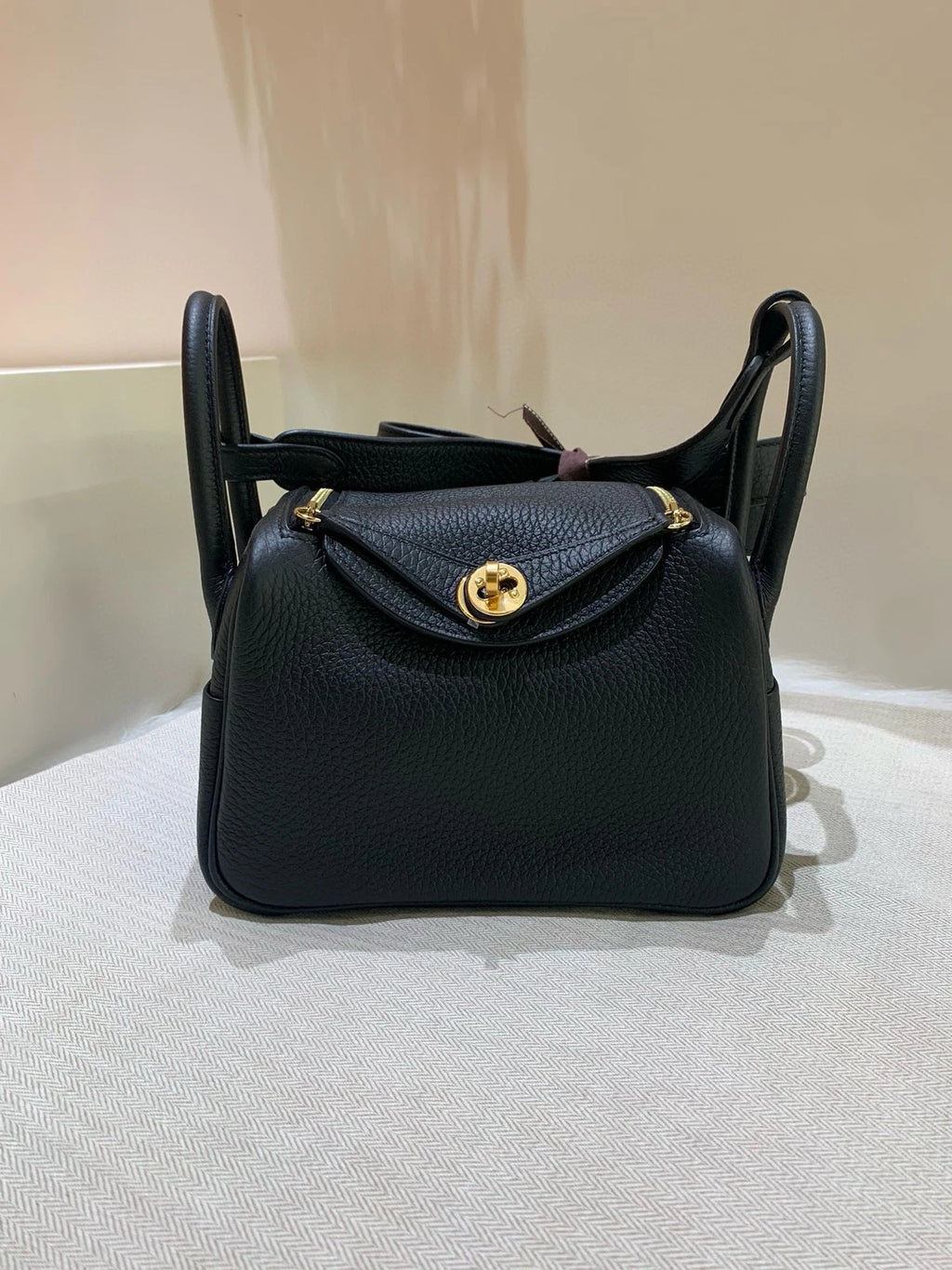 Hermes Mini Lindy Black Gold TC Leather Top Handle Bag For Women