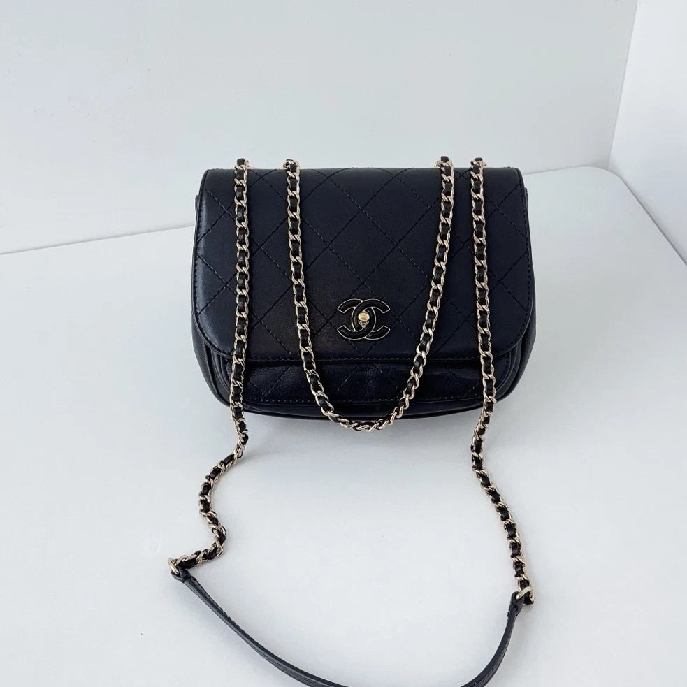 Authentic Chanel Calfskin Diamond Gold Chain Black Shoulder Bag Crossbody